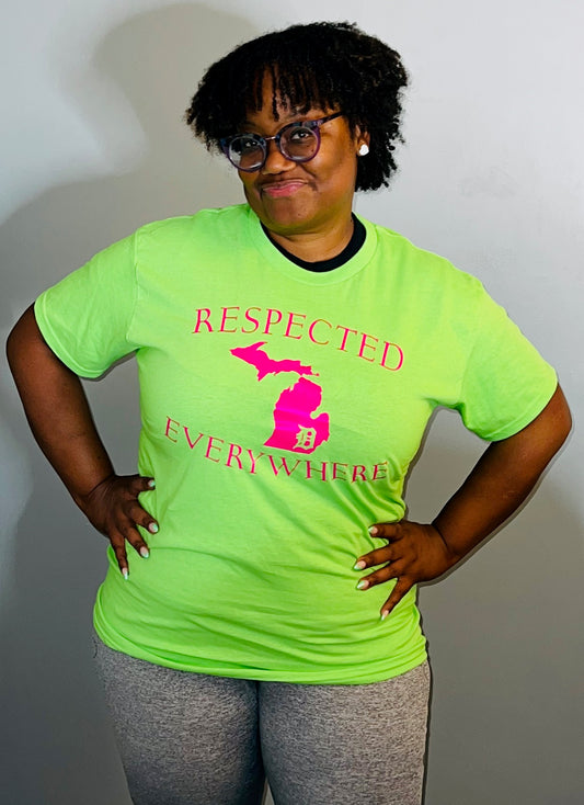Mitten tshirt Apple Green w/ Pink Letters